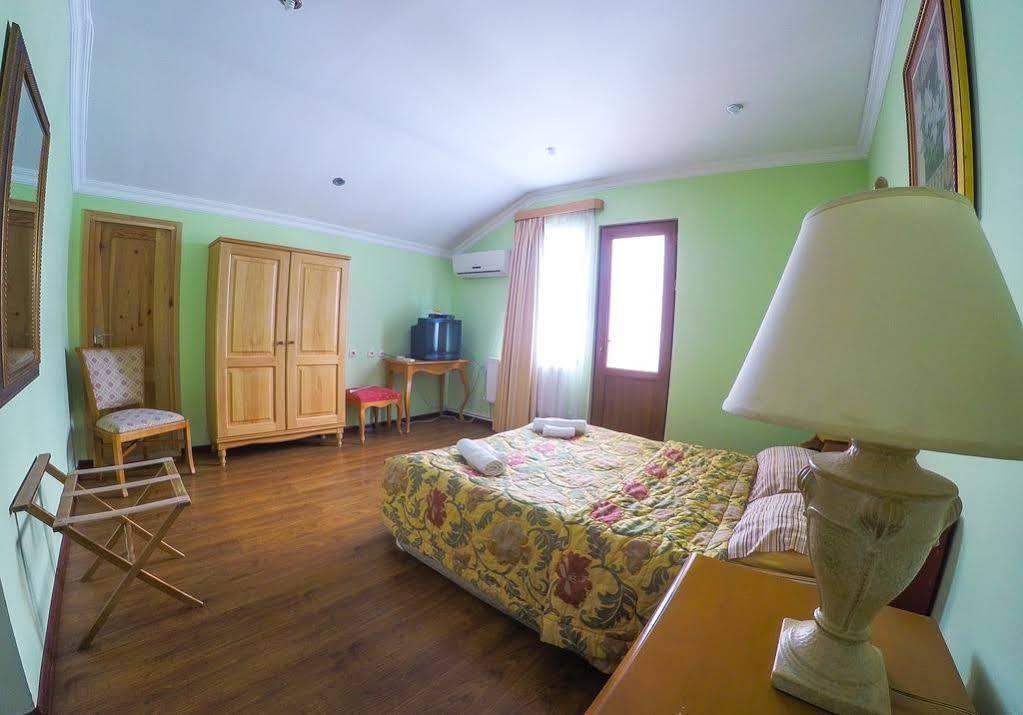 Hotel Lileo Mestia Buitenkant foto